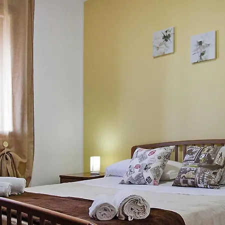 - Isi07225-cya Apartment Cefalù